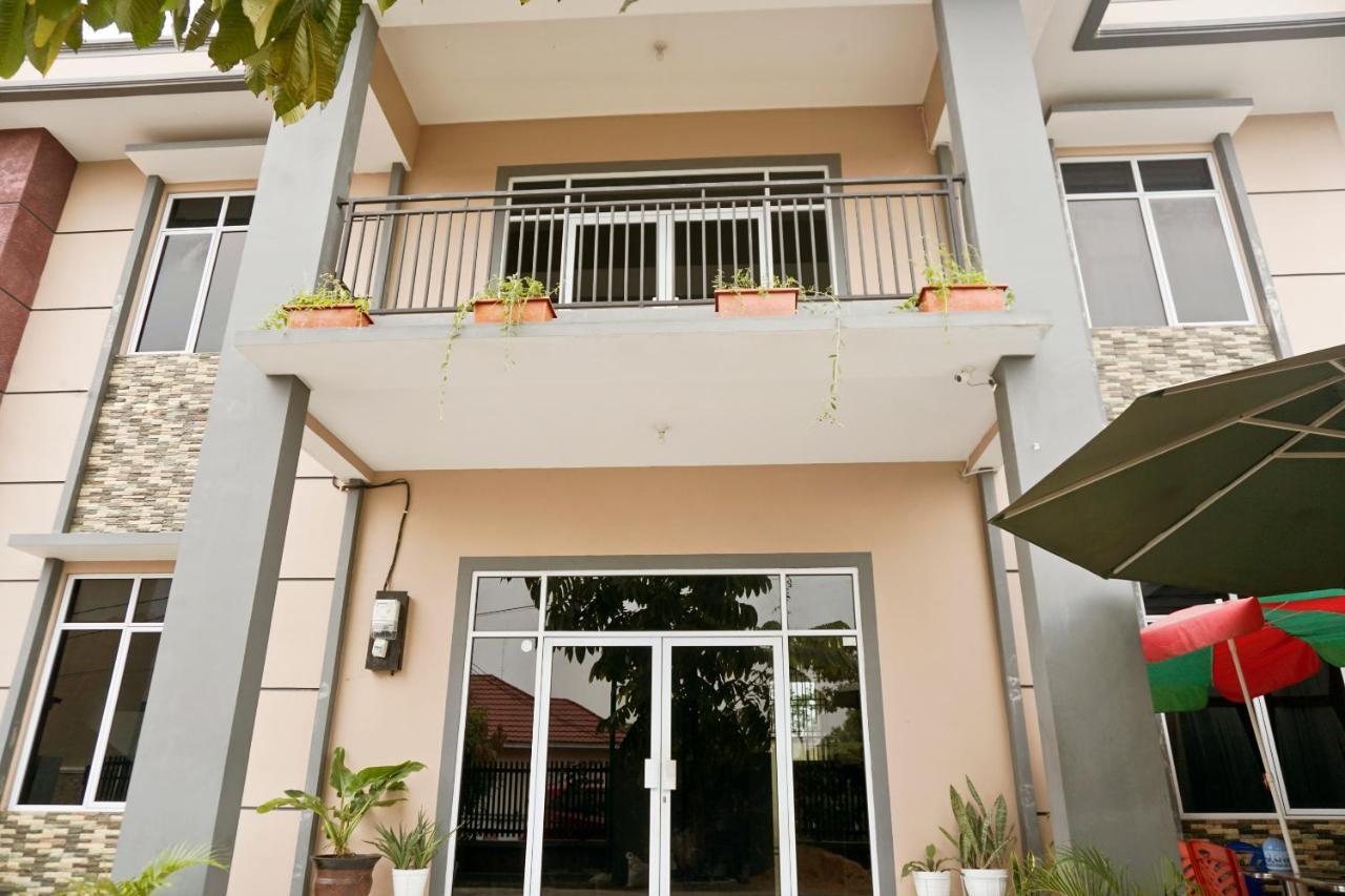 Oyo 1394 Rumaisa Syariah Hotel